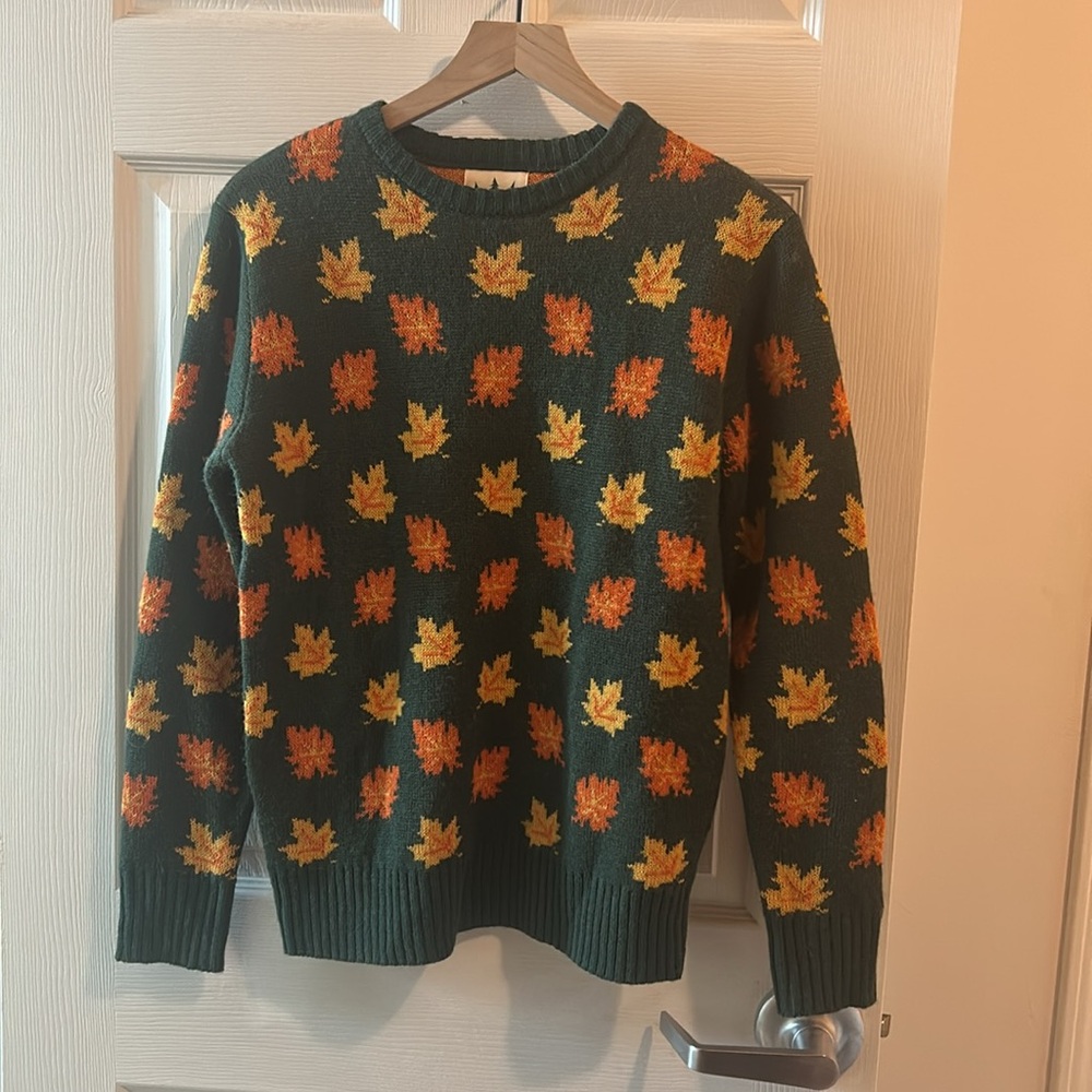 Leaf Pattern Green Sweater